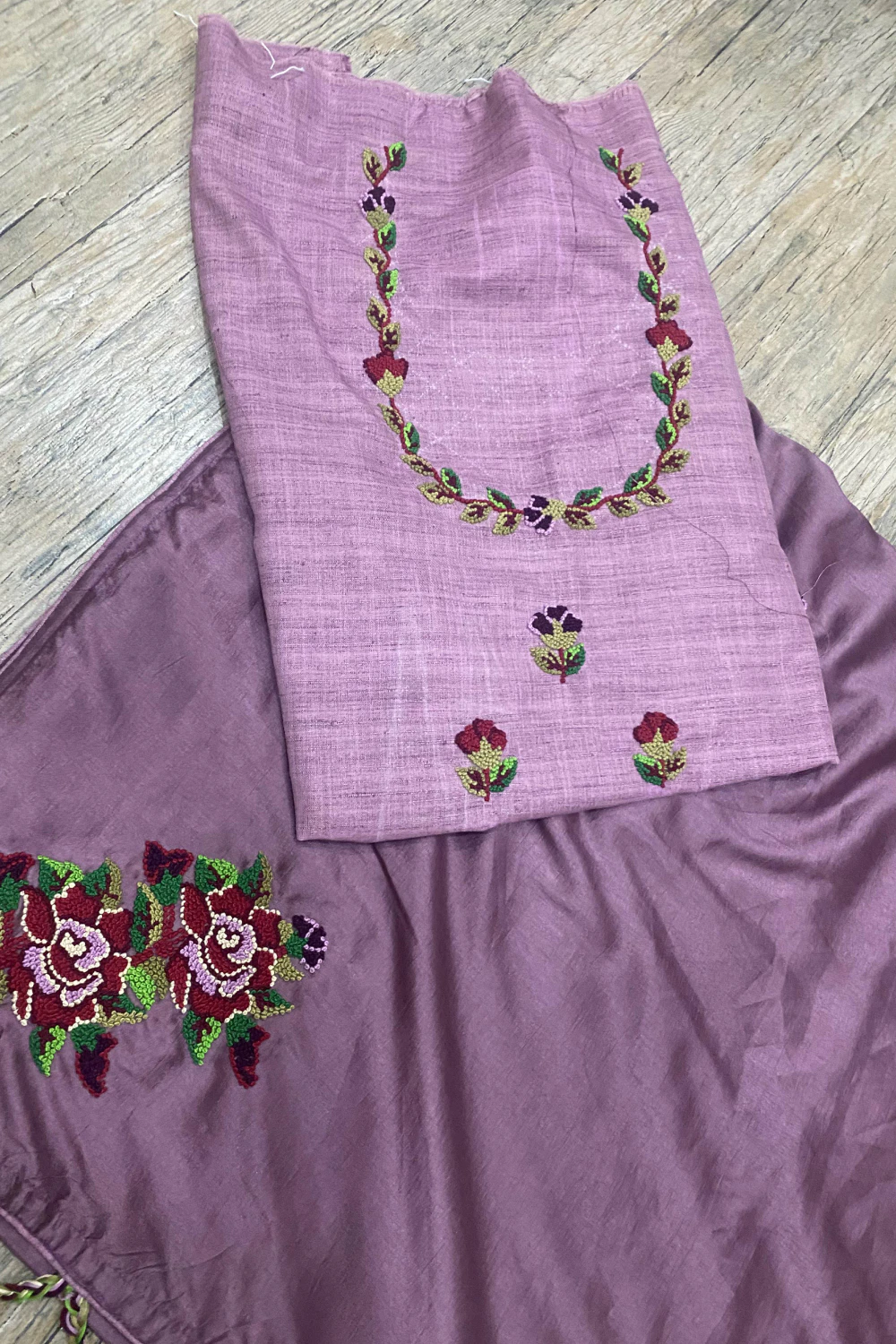 Lavender Silk Crepe Knot Work Saree